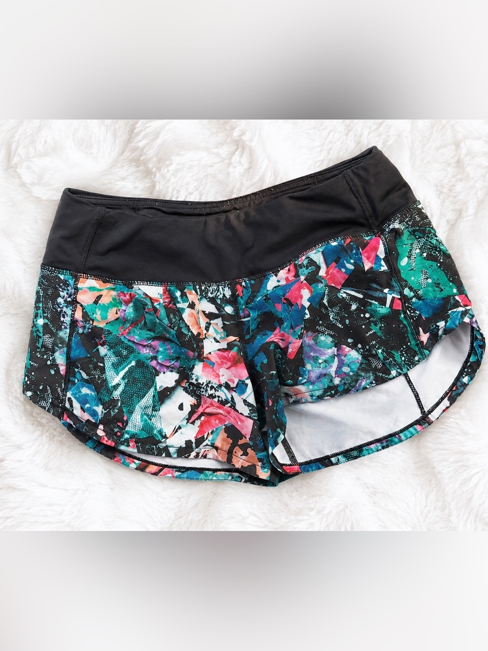 Lululemon Speed Shorts Women’s Size 2 | Multicolor Abstract Print